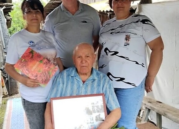 Дом, где живёт тепло: как Егор Дружинин создал интерьер без дизайнера и получилось лучше, чем у многих