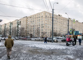 Тихая роскошь в типовой двушке 51м²: обзор проекта Domeo