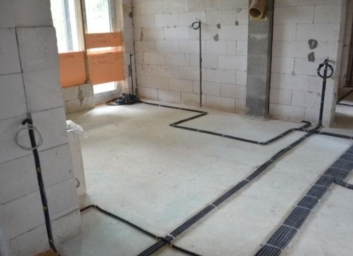 Что делать сначала: электрику или штукатурку? Какая вообще правильная последовательность ремонта?</p>
<p>🤔Отвечает опытный прораб