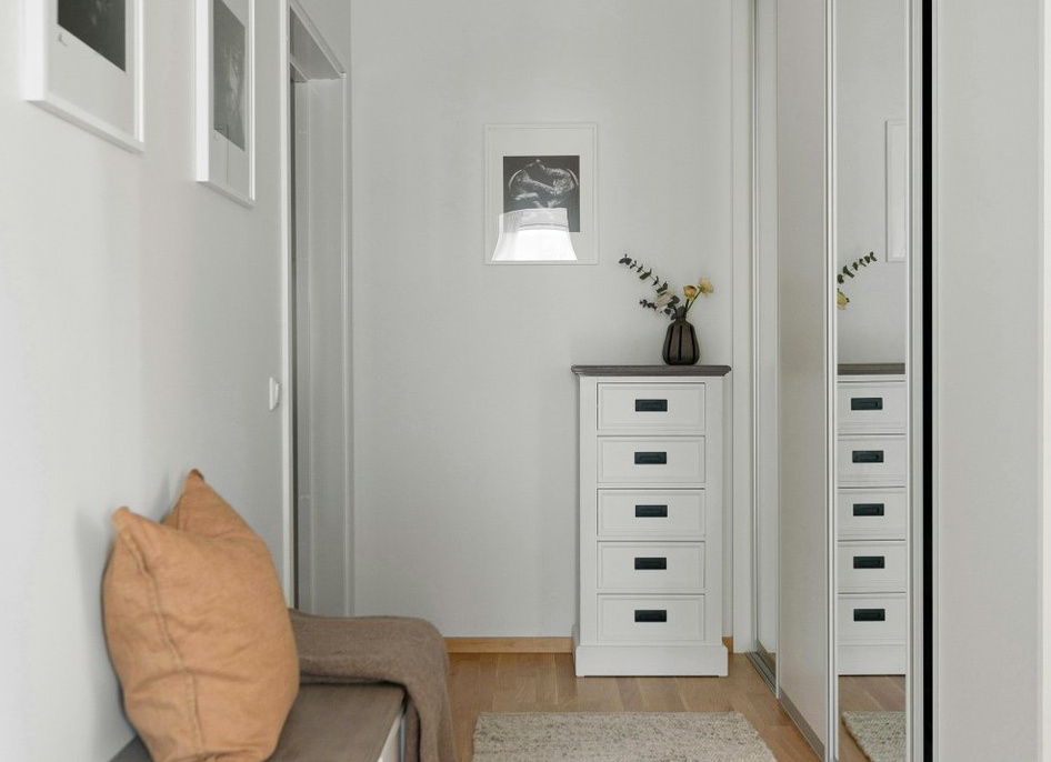 Дизайн интерьера маленькой прихожей